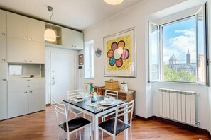 تناول الطعام