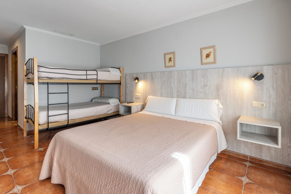 Quadruple Room | Premium bedding, down duvets, individually furnished, desk