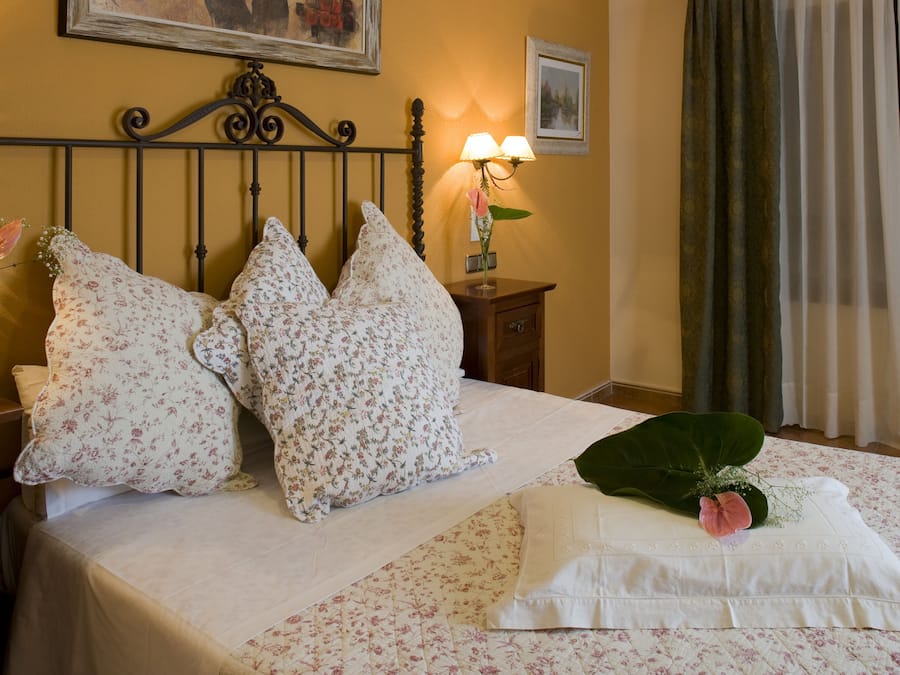 Premium bedding, down comforters, individually furnished, desk