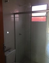 Apartamento, 2 quartos, para não fumantes | Banheiro | Chuveiro, toalhas de banho