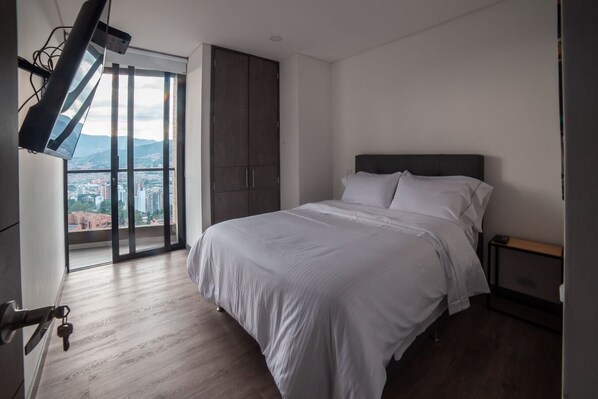 Apartamento standard, 2 quartos, sacada | Roupas de cama premium, escrivaninha, quartos à prova de som