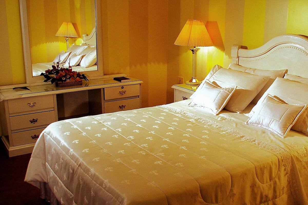 Minibar, desk, free WiFi, bed sheets