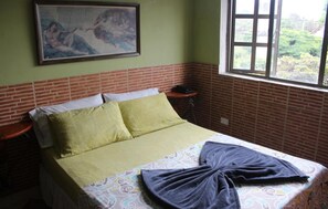 Blackout curtains, free WiFi, bed sheets - Hotel Palomares Del Sur (Itagüí)