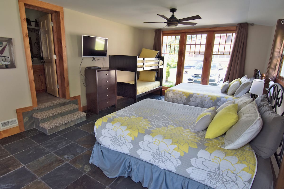 1 bedroom, premium bedding, Select Comfort beds, individually decorated