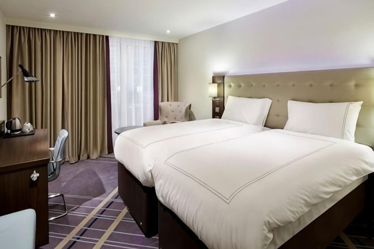 Sistema de insonorización, wifi gratis y ropa de cama 