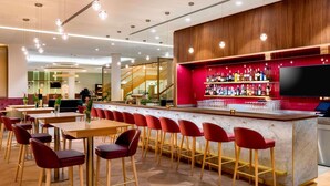 Bar (on property) - Mövenpick Hotel Stuttgart Messe & Congress (Leinfelden-Echterdingen)
