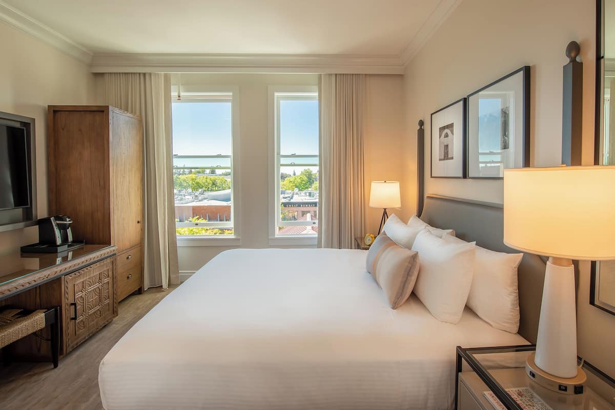 Deluxe-Zimmer, 1 King-Bett | Hochwertige Bettwaren, Zimmersafe, Verdunkelungsvorhänge