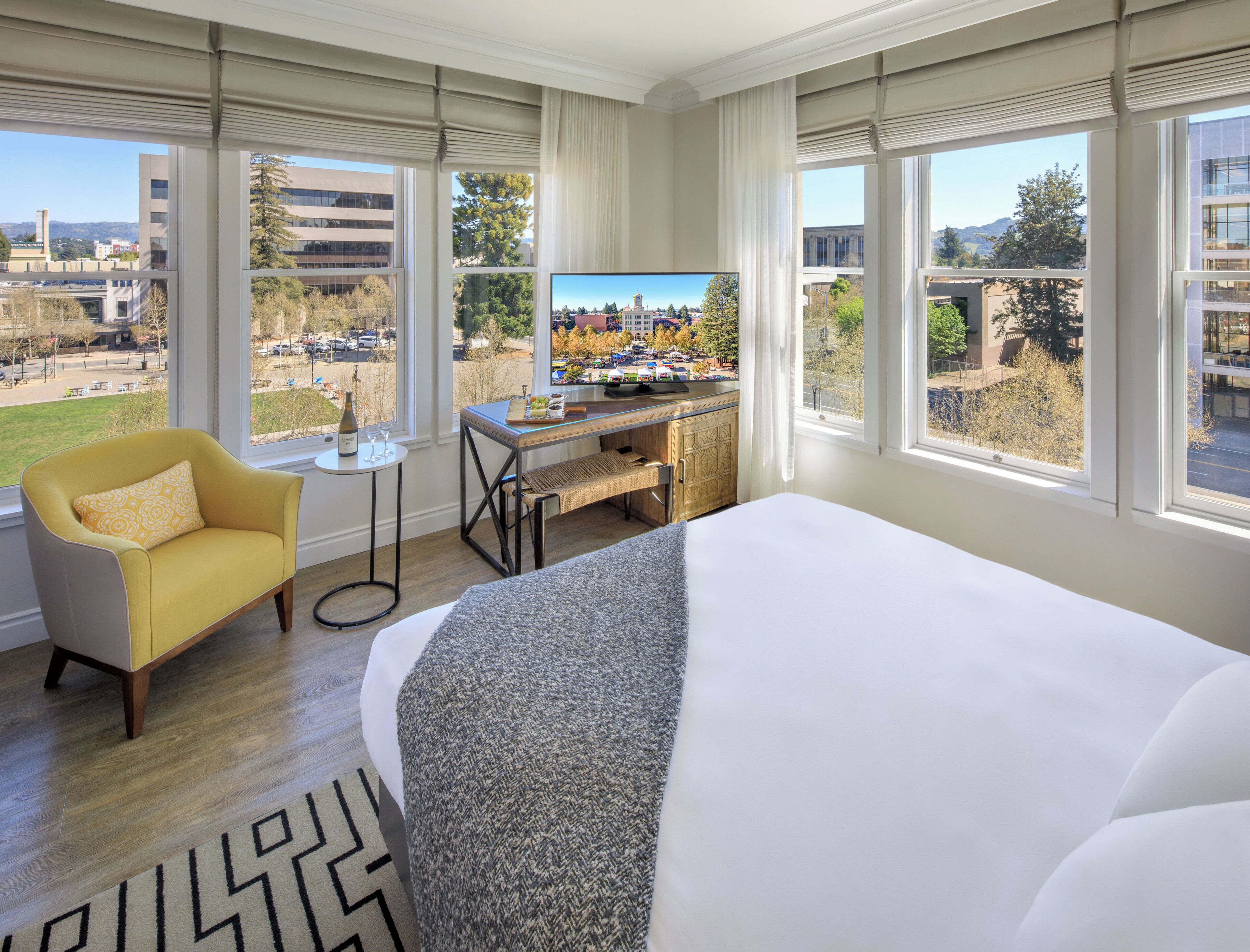 Superior Room, 1 King Bed