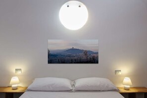 Studio | Minibar, desk, cots/infant beds, bed sheets - Agriturismo Tenuta Le Sorgive (Solferino)