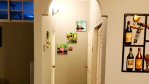 Flat-screen TV - The Oasis at Kensington (Kingston)