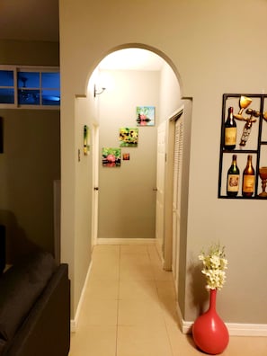 Flat-screen TV - The Oasis at Kensington (Kingston)