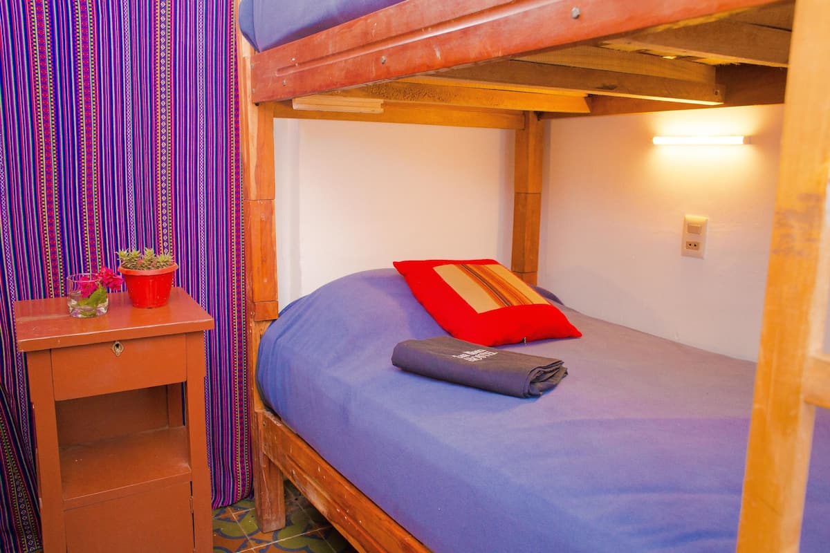 Economy slaapzaal, Meerdere bedden, niet-roken | Een kluis op de kamer, gratis wifi, beddengoed