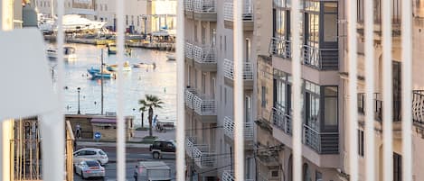 Chambre Double ou avec lits jumeaux, 1 très grand lit | Vue sur l’eau