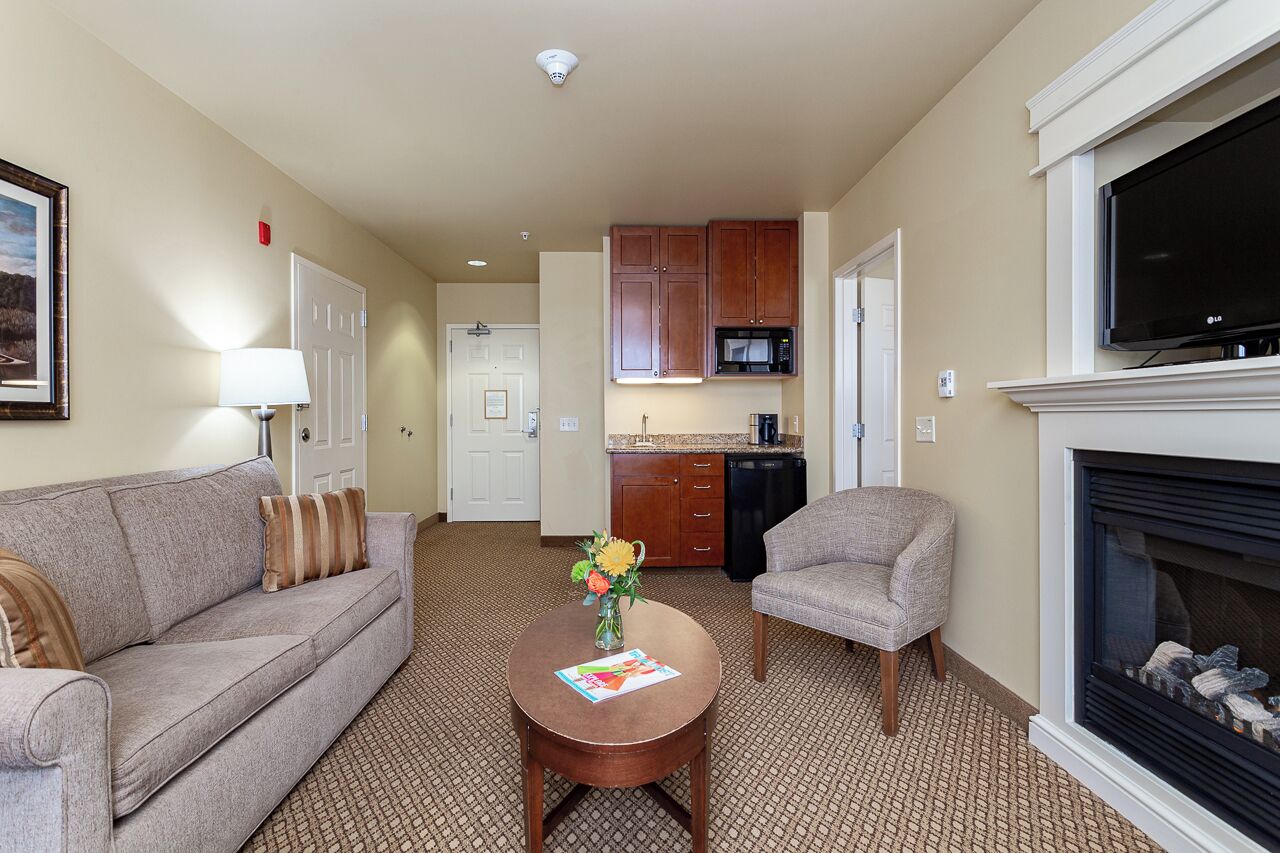 1 bedroom, premium bedding, pillow-top beds, laptop workspace