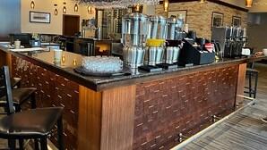 فطور كامل يوميًا مقابل رسوم