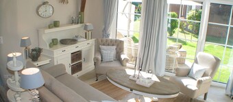 Exclusive apartment with garden and fireplace near the beach