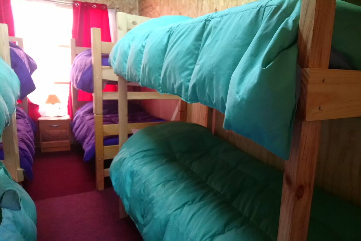 5 bedrooms, free WiFi, bed sheets