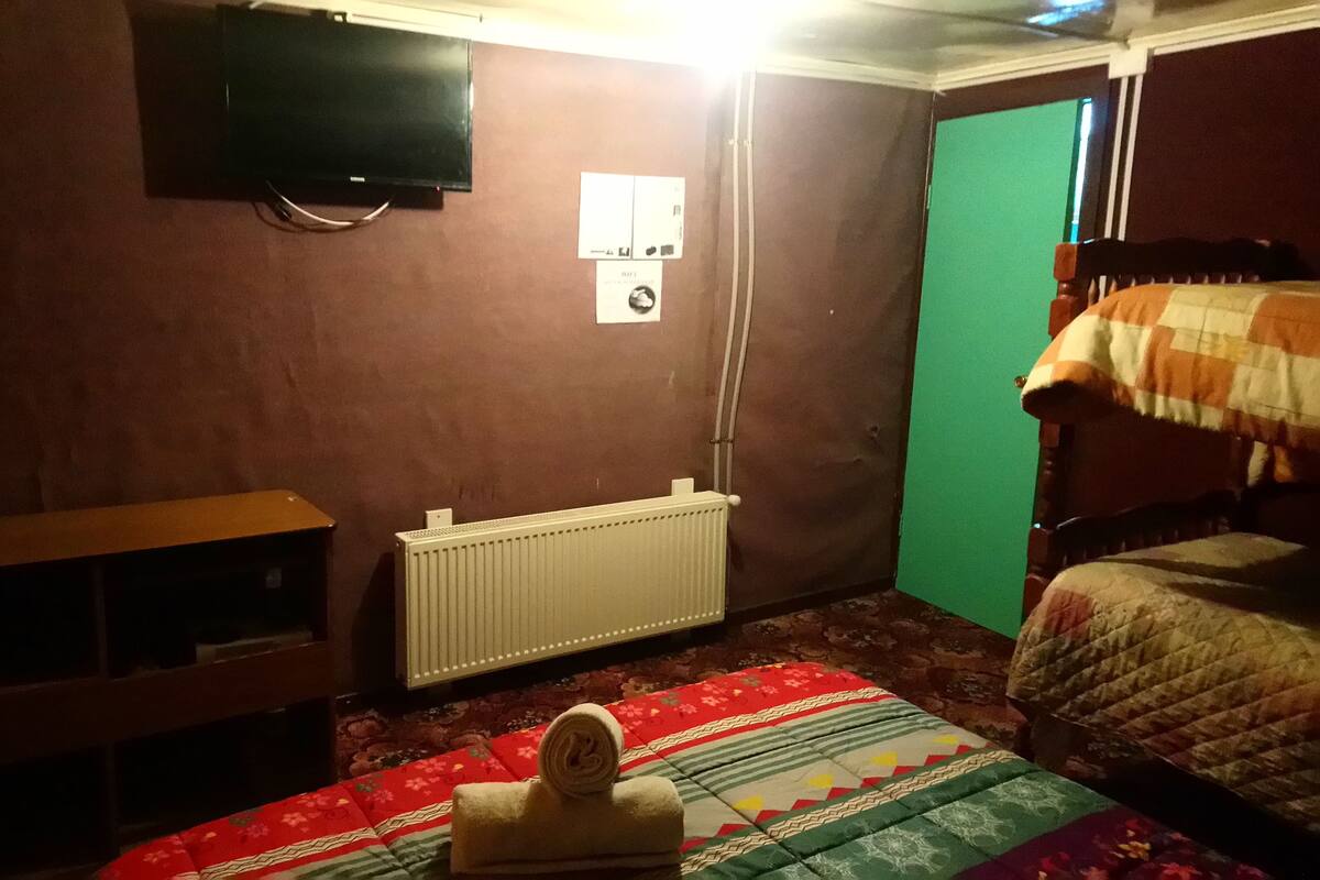 5 bedrooms, free WiFi, bed sheets