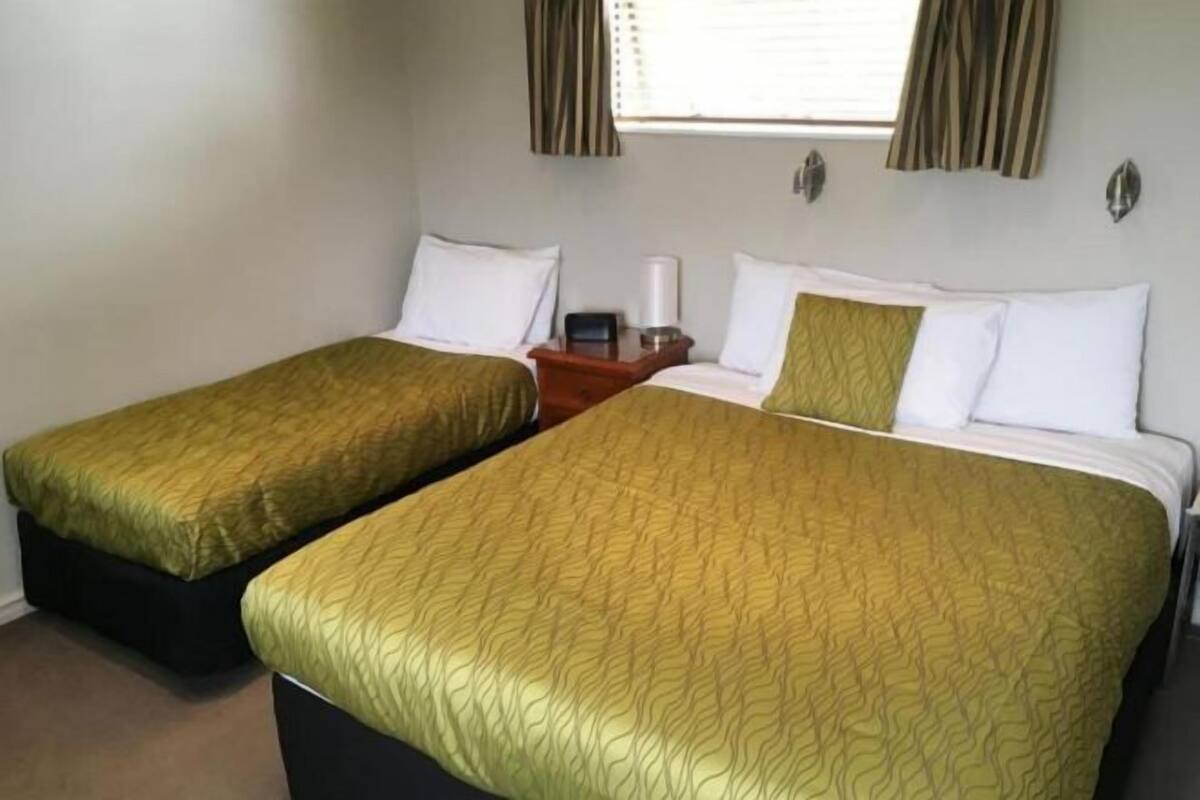 1 kamar tidur, ruang kerja ramah laptop, dan kedap suara