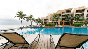 Terrace/patio - Corto Maltes with Terrace Beach Front 304 (Playa del Carmen)