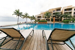 Sundeck - El Faro PB Ocean View 103 Reef (Playa del Carmen)