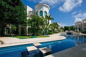 Outdoor pool - Paseo del Sol 103 Surf (Playa del Carmen)