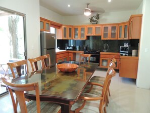 Hus, 5 soverom | Spiseområde på rommet