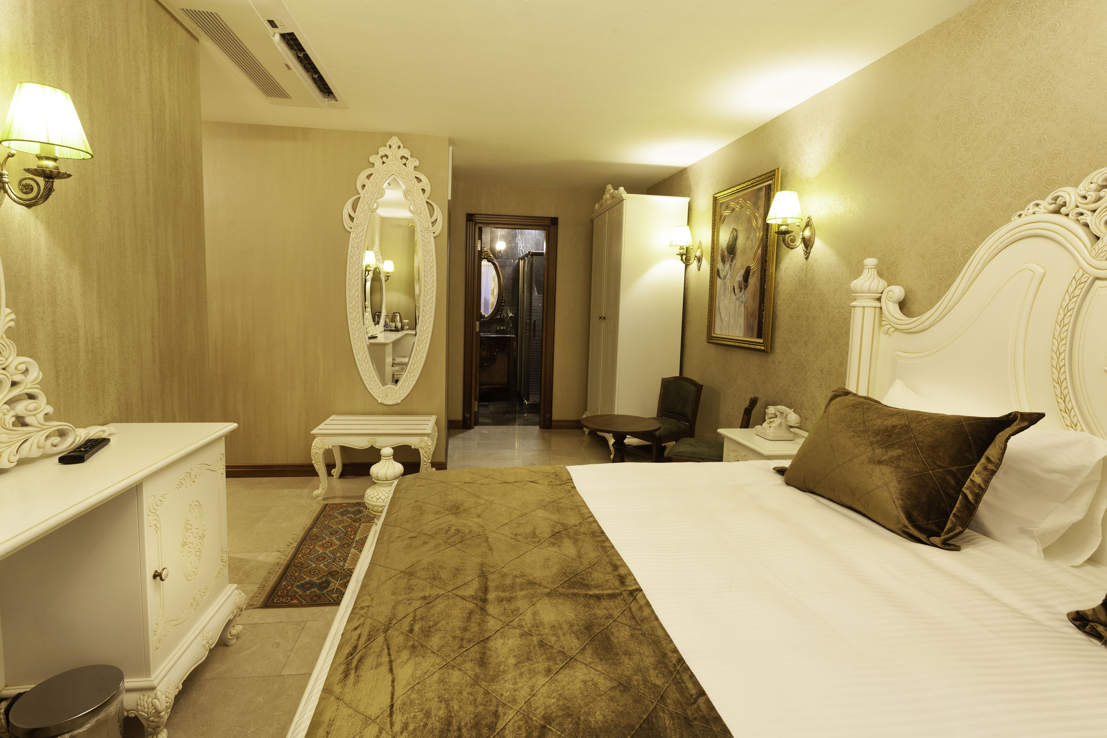 Luxury Double Room, 1 King Bed, Smoking | Egyptian cotton sheets, premium bedding, down comforters