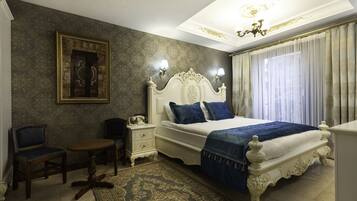 Executive Double Room, 1 King Bed, Smoking, City View | Egyptian cotton sheets, premium bedding, down comforters