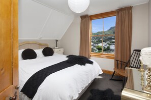 Cottage, 2 Bedrooms, 2 Bathrooms | 2 bedrooms, iron/ironing board, free WiFi, bed sheets - Seaside Cottage (Christchurch)
