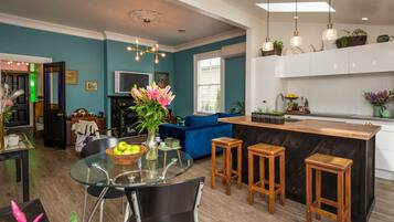 House, 3 Bedrooms | Living area | Flat-screen TV, fireplace