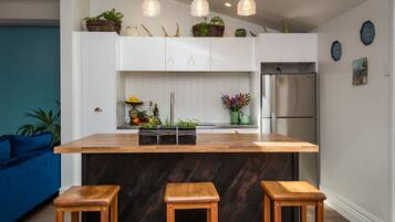 House, 3 Bedrooms | In-room dining