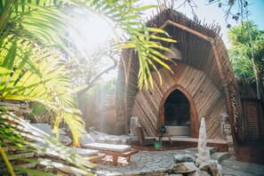 Plunge Pool Mayan Suite | Literie de qualité supérieure, Wi-Fi gratuit, draps fournis