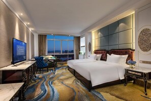 Minibar, in-room safe, desk, iron/ironing board - Wyndham Garden Shaxian (Sanming)