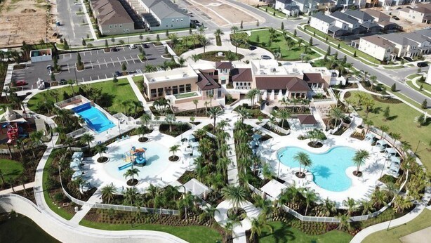 Villa de lujo, varias camas | Vista al resort