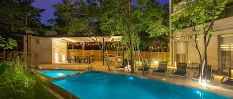 Outdoor pool, pool loungers