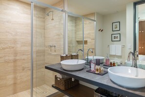 Appartement Deluxe, 2 chambres, non-fumeur | Salle de bain