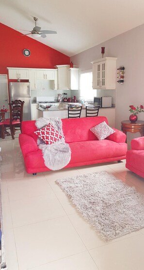 Maison familiale, 2 chambres, non-fumeur, vue sur la montagne | Salon d’affaires