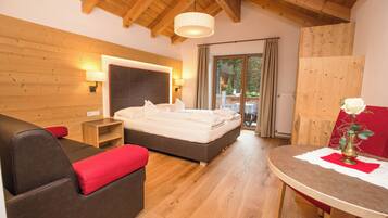 Classic Latemar | 1 Schlafzimmer, Allergikerbettwaren, kostenlose Minibar, Zimmersafe