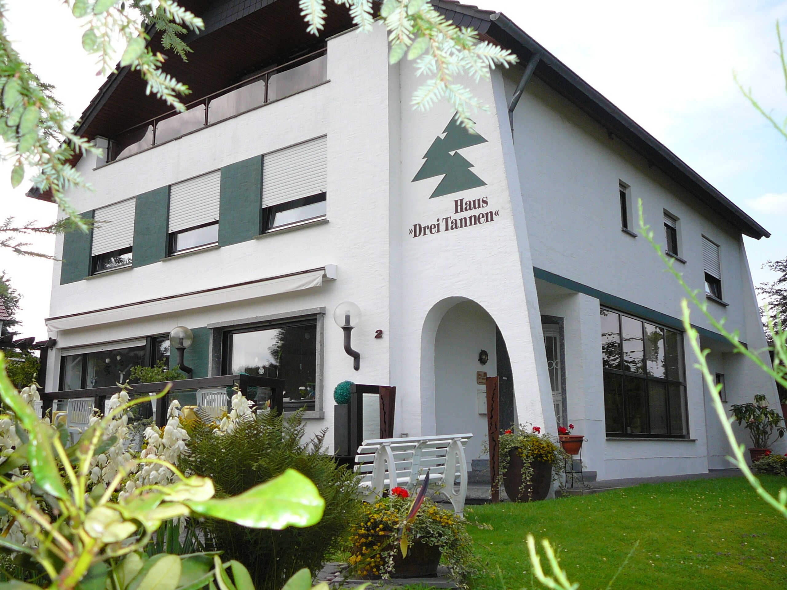 Frontansicht Haus-Drei-Tannen