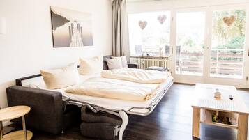 Fernseher, DVD-Player, Stereoanlage