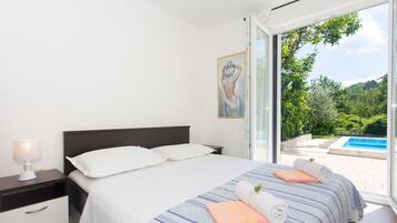 3 bedrooms, in-room safe, travel crib, free WiFi