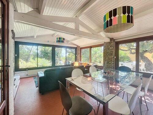 Maison près de Fréjus ,jardin 1700 m2 dans domaine privé avec piscine,tennis....