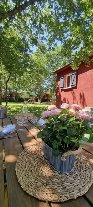 Property grounds - Seaside residence, fully-equipped air-conditioned villas with private beach access  (poggio mezzana)