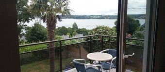 House on rue de la petite corniche, 600m from town center and 1km from port.