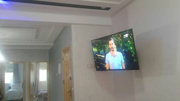 2 chambres, lit parapluie, draps fournis