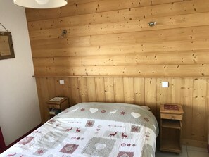 2 bedrooms