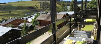 Ideal apartment for 4 people, 100 m from the slopes, close to shops 