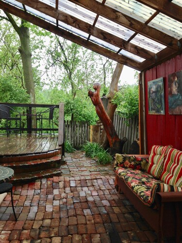 ArTisTs CoTTaGe - A Place to Play! 