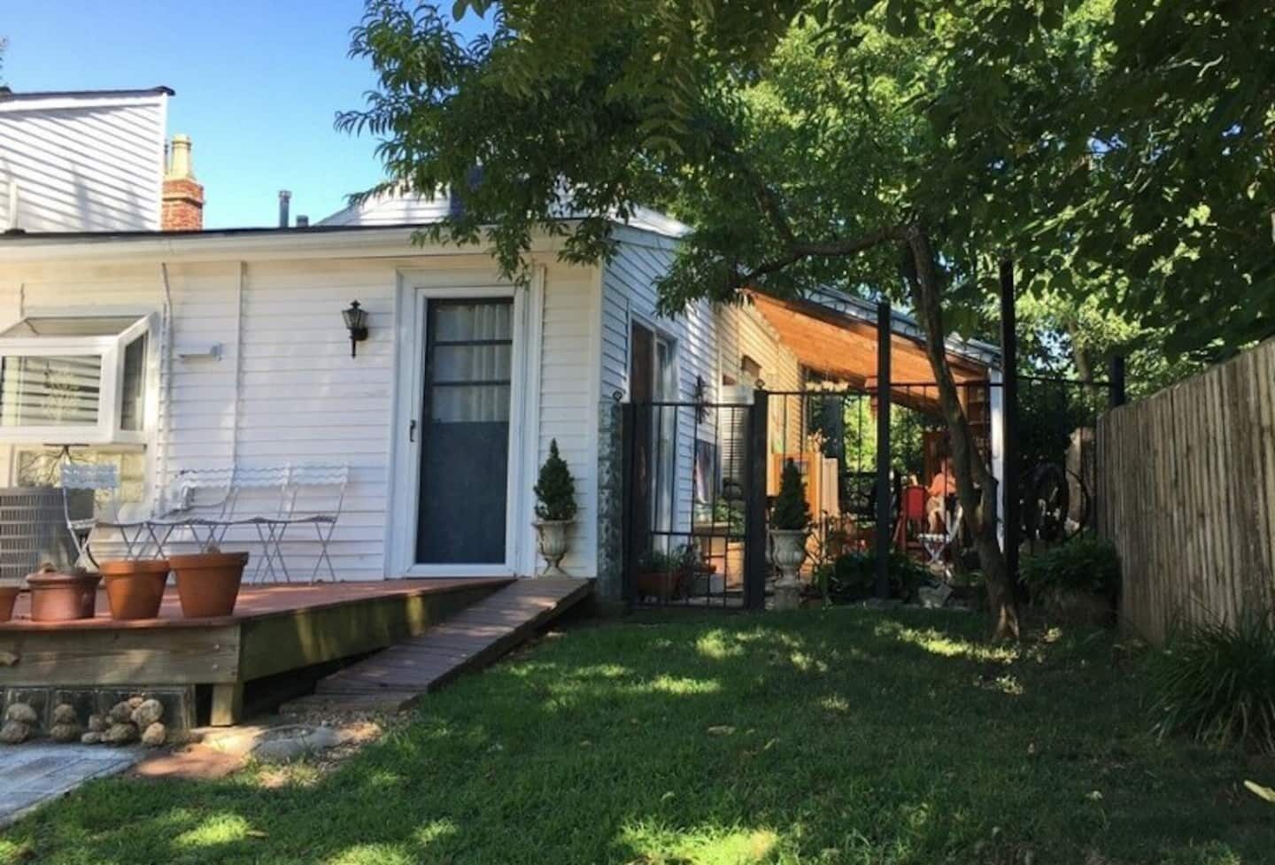 ArTisTs CoTTaGe - A Place to Play! 